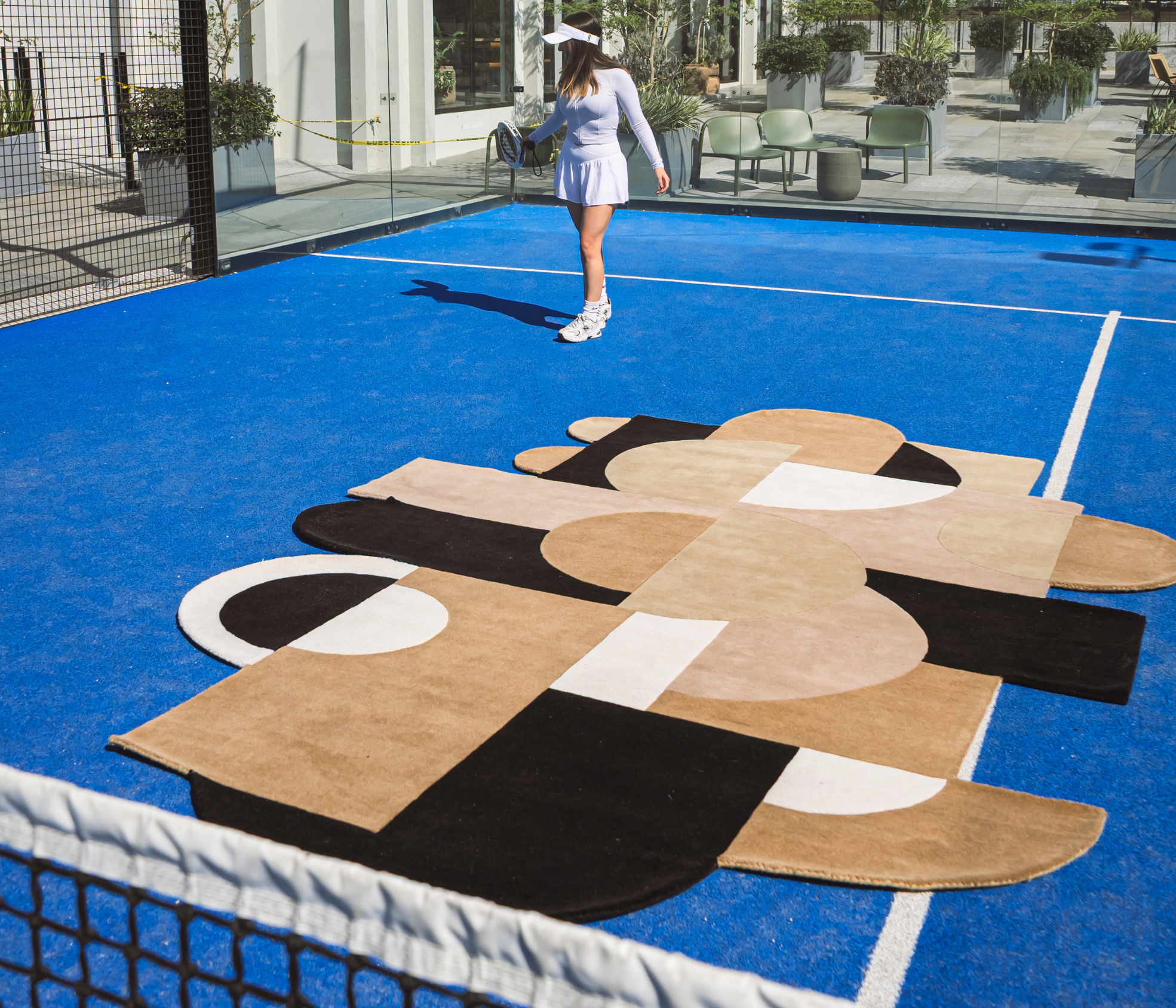 De nuestra colección Premium Hand Tufted: Esta pieza en tonos cafes, marrones y negros, con forma irregular es el tapete ideal. Cada tapete es una pieza&nbsp;artesanal única, hecha completamente a mano con materiales premium y un proceso que puede tomar hasta 3 meses, reflejando dedicación, detalle y exclusividad en cada fibra.

Características:

Hecho a mano.
Base de algodón.
70% lana de Nueva Zelanda, 30% viscosa.
Hecho en India.&nbsp;