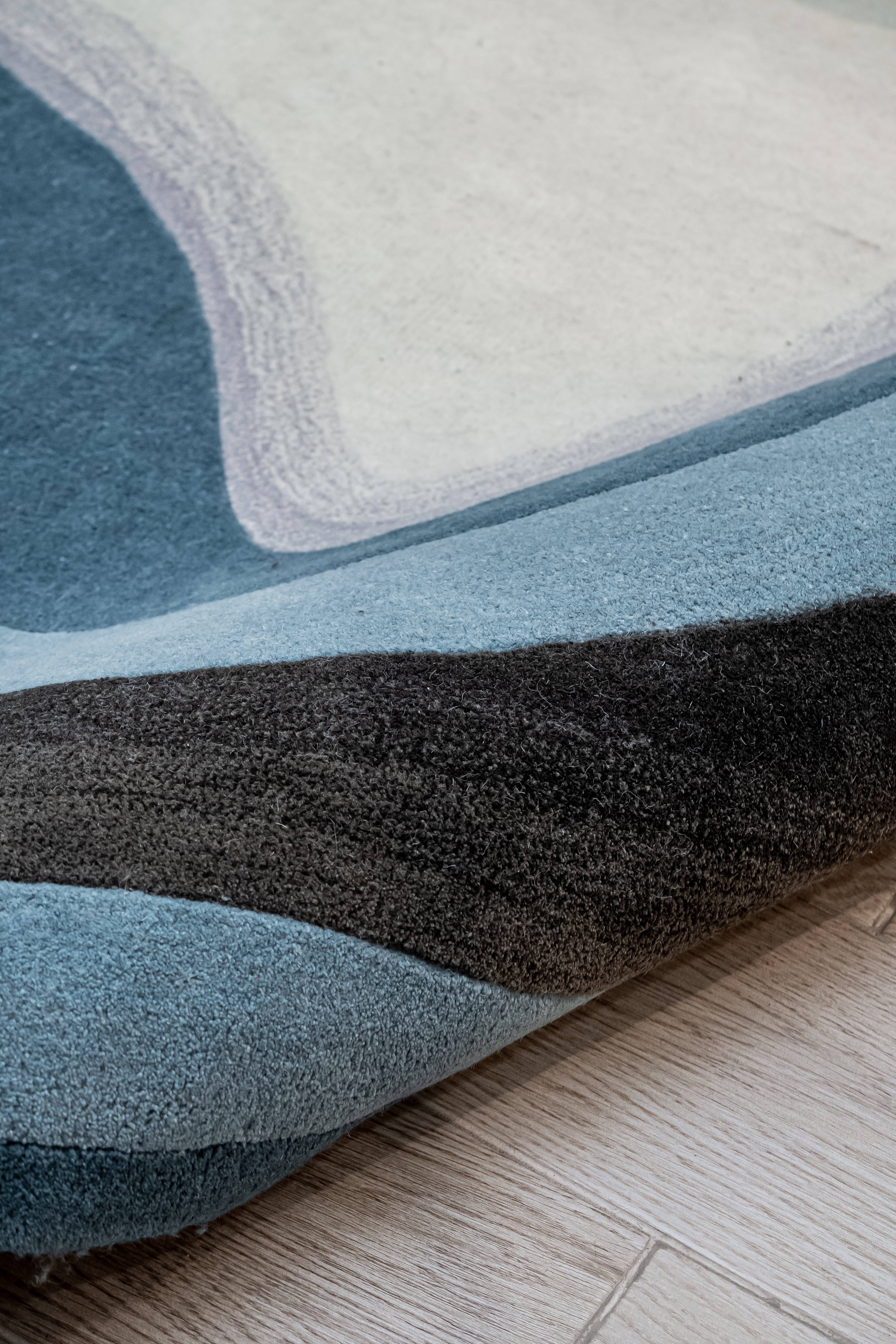 BELUGA TUFTED DESIGN 53 BLUE