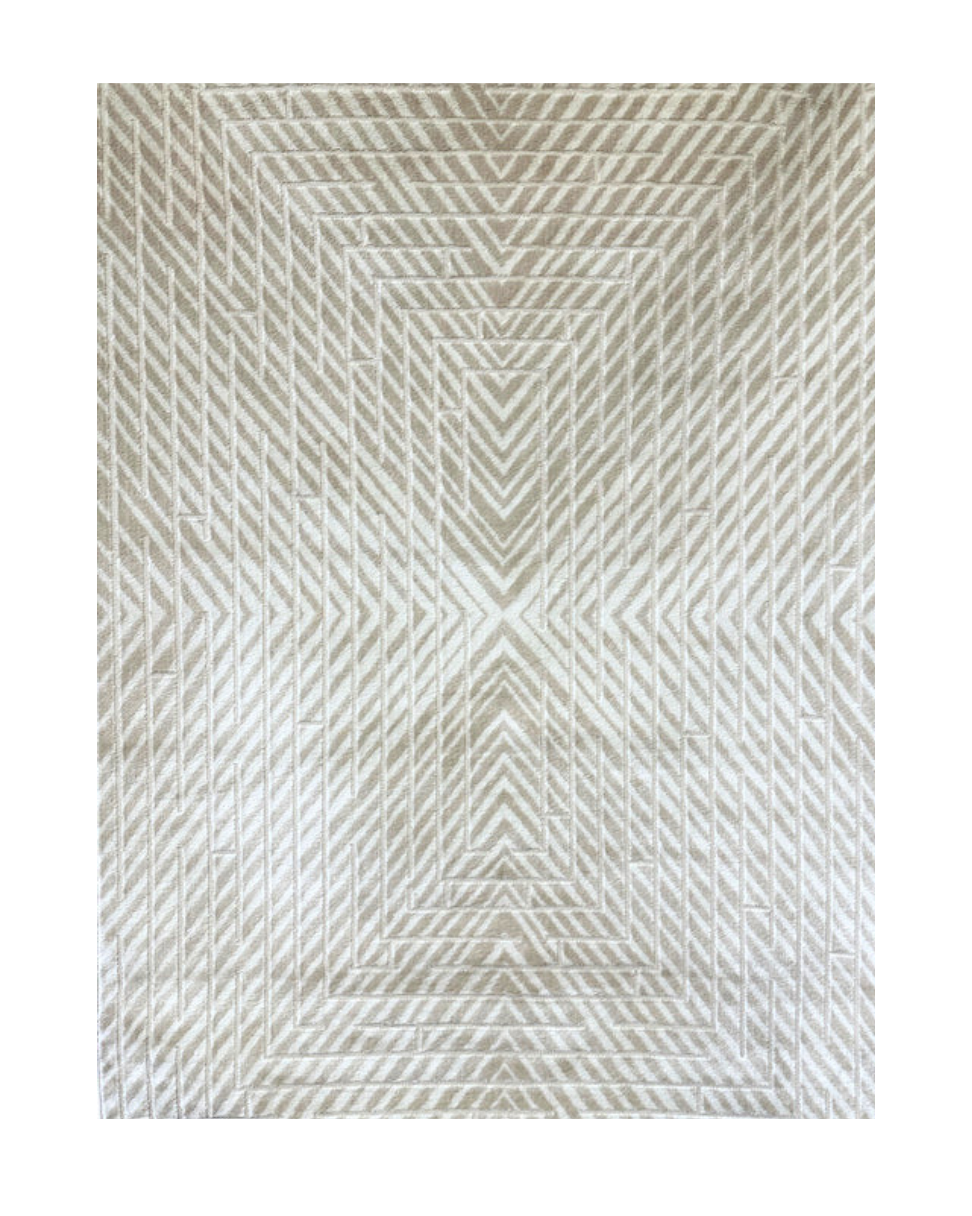 Presentamos nuestra colección de alfombras NUDE : una sofisticada combinación de tonos beige y moca cálidos. Elaboradas con una textura de relieve para mayor profundidad, cada pieza presenta una combinación única de dos tipos de hilo de primera calidad, creando una sensación suave y tridimensional. Con un estilo moderno ya la vez versátil, esta colección aporta un toque jugador y relajado en cualquier espacio. El equilibrio perfecto entre elegancia informal y diseño refinado.&nbsp;

El tono de los colores p