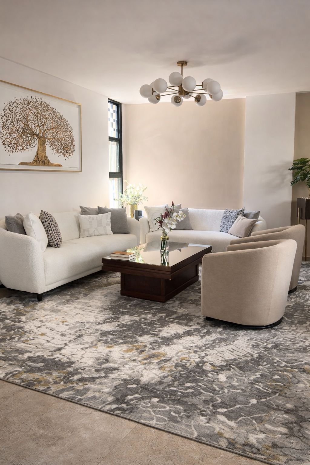 De nuestra colección POLAR: Este tapete color gris semenjante a piel de serpiente, elaborado con hilo de poliéster brillante de alta calidad, aporta suavidad, estilo y un sutil brillo que realza cualquier espacio. Su diseño contemporáneo y textura confortable lo convierten en una pieza funcional y decorativa para el hogar.

Características:

Tejido a máquina.
Hilo de poliéster brillante de alta calidad.
Textura suave al tacto.
Reverso de algodón para mayor resistencia y durabilidad.
Diseño plegable para fác