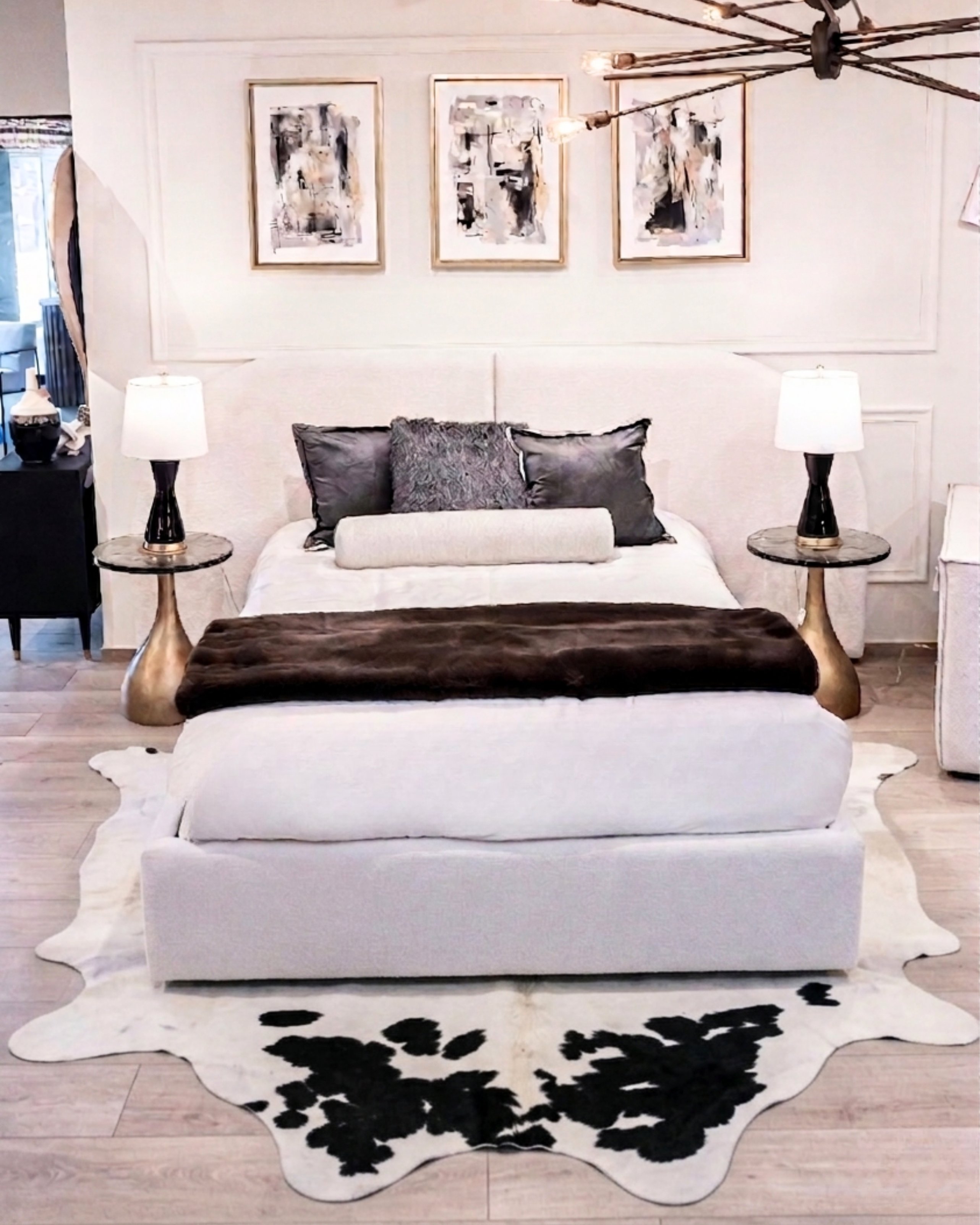 TAPETE - BLACK AND WHITE REAL COWHIDE