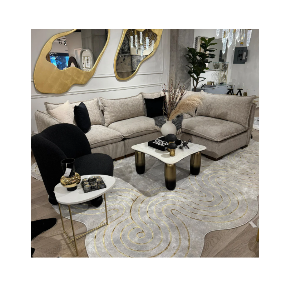 De nuestra colección POLAR: Este tapete color negro con blanco, elaborado con&nbsp;hilo de poliéster brillante de alta calidad, aporta suavidad, estilo y un sutil brillo que realza cualquier espacio. Su diseño contemporáneo y textura confortable lo convierten en una pieza funcional y decorativa para el hogar.

Características:

Tejido a máquina.
Hilo de poliéster brillante de alta calidad.
Textura suave al tacto.
Reverso de algodón para mayor resistencia y durabilidad.
Diseño plegable para fácil almacenamie