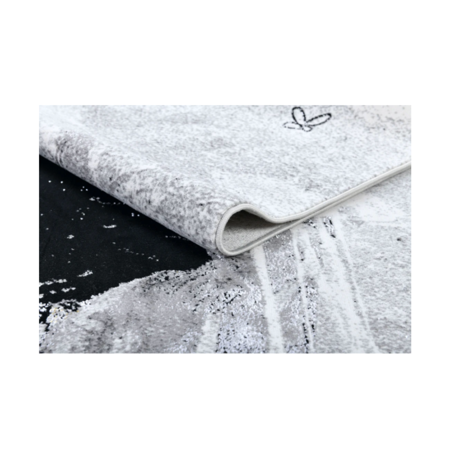 De nuestra colección POLAR: Este tapete color negro con blanco con el patron de Frida Kahlo, elaborado con&nbsp;hilo de poliéster brillante de alta calidad, aporta suavidad, estilo y un sutil brillo que realza cualquier espacio. Su diseño contemporáneo y textura confortable lo convierten en una pieza funcional y decorativa para el hogar.

Características:

Tejido a máquina.
Hilo de poliéster brillante de alta calidad.
Textura suave al tacto.
Reverso de algodón para mayor resistencia y durabilidad.
Diseño pl