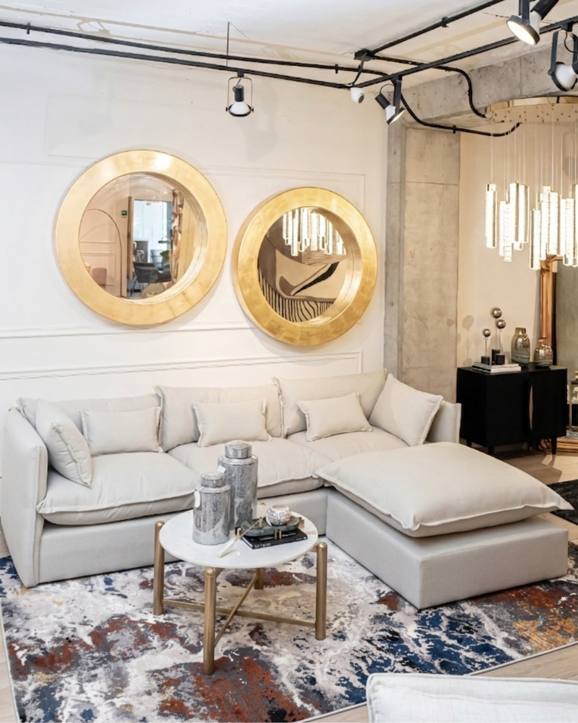 La colección LALA &nbsp;combina elegancia contemporánea con una textura luminosa que realza cualquier espacio. Este tapete multicolor con texturas inovadoras es confeccionado en una mezcla de poliéster y viscosa brillante, estos tapetes ofrecen un acabado suave al tacto y un sutil efecto de brillo que aporta sofisticación visual. Su respaldo 100% de algodón brinda estabilidad y durabilidad, mientras que su elaboración en telar a máquina garantiza precisión en cada detalle.

El tono de los colores puede vari