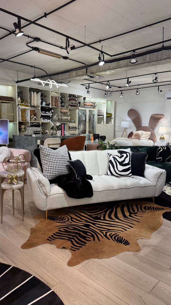 TAPETE REAL COWHIDE ZEBRA ON CARAMEL