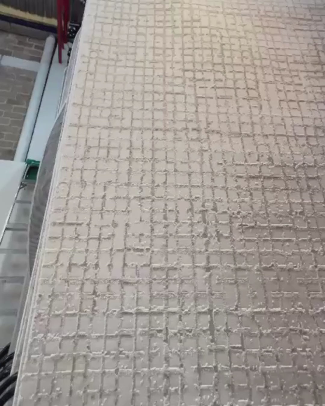 Presentamos nuestra colección de alfombras NUDE : una sofisticada combinación de tonos beige y moca cálidos. Elaboradas con una textura de relieve para mayor profundidad, cada pieza presenta una combinación única de dos tipos de hilo de primera calidad, creando una sensación suave y tridimensional. Con un estilo moderno ya la vez versátil, esta colección aporta un toque jugador y relajado en cualquier espacio. El equilibrio perfecto entre elegancia informal y diseño refinado.&nbsp;

El tono de los colores p